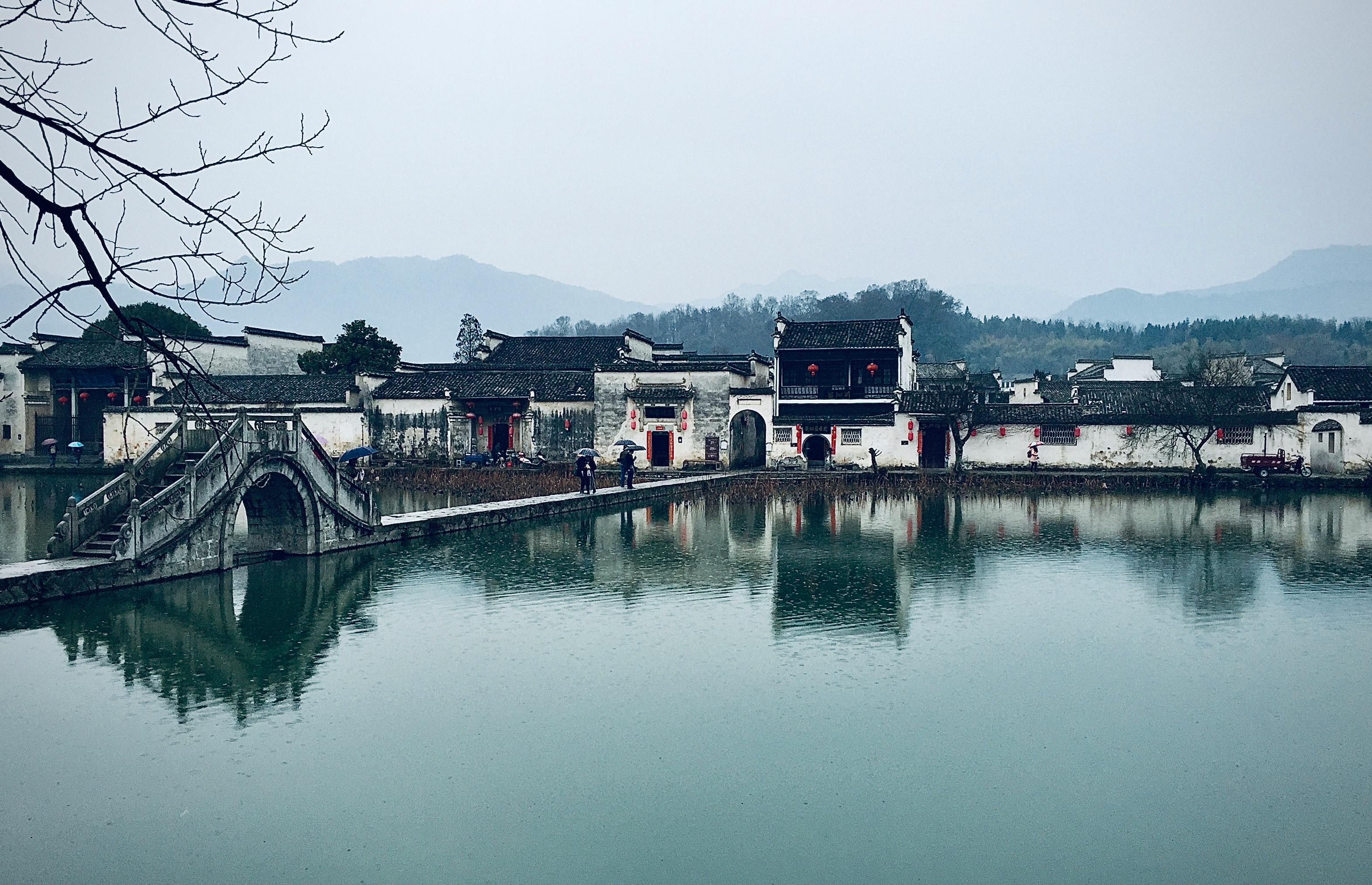 Huangshan Travel Guide 2026: Yellow Mountain Hiking, Sunrise &amp; Anhui's Ancient Villages for Foreign Travelers