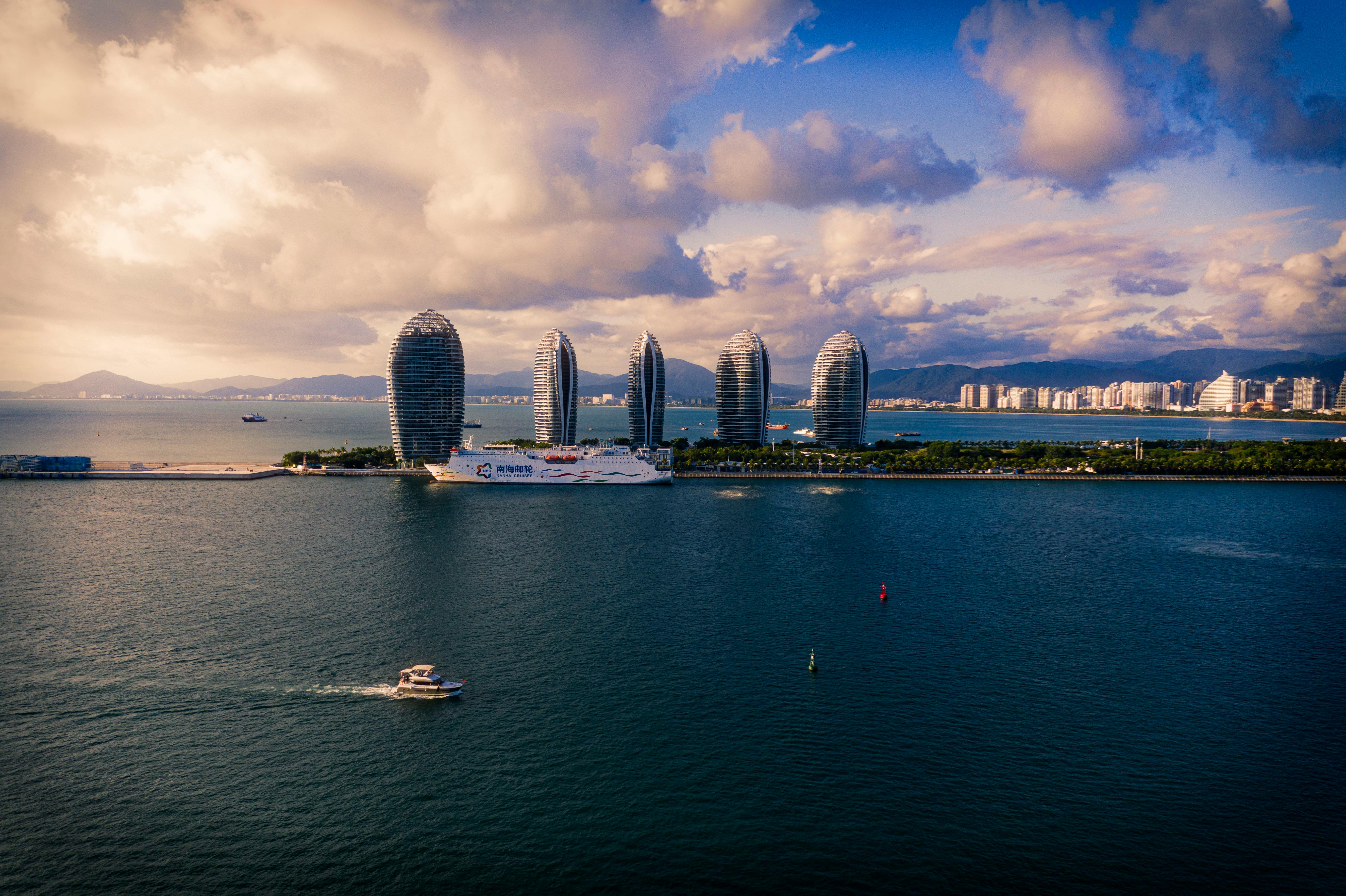 Sanya Travel Guide 2026: China's Tropical Beach Paradise for Foreign Travelers