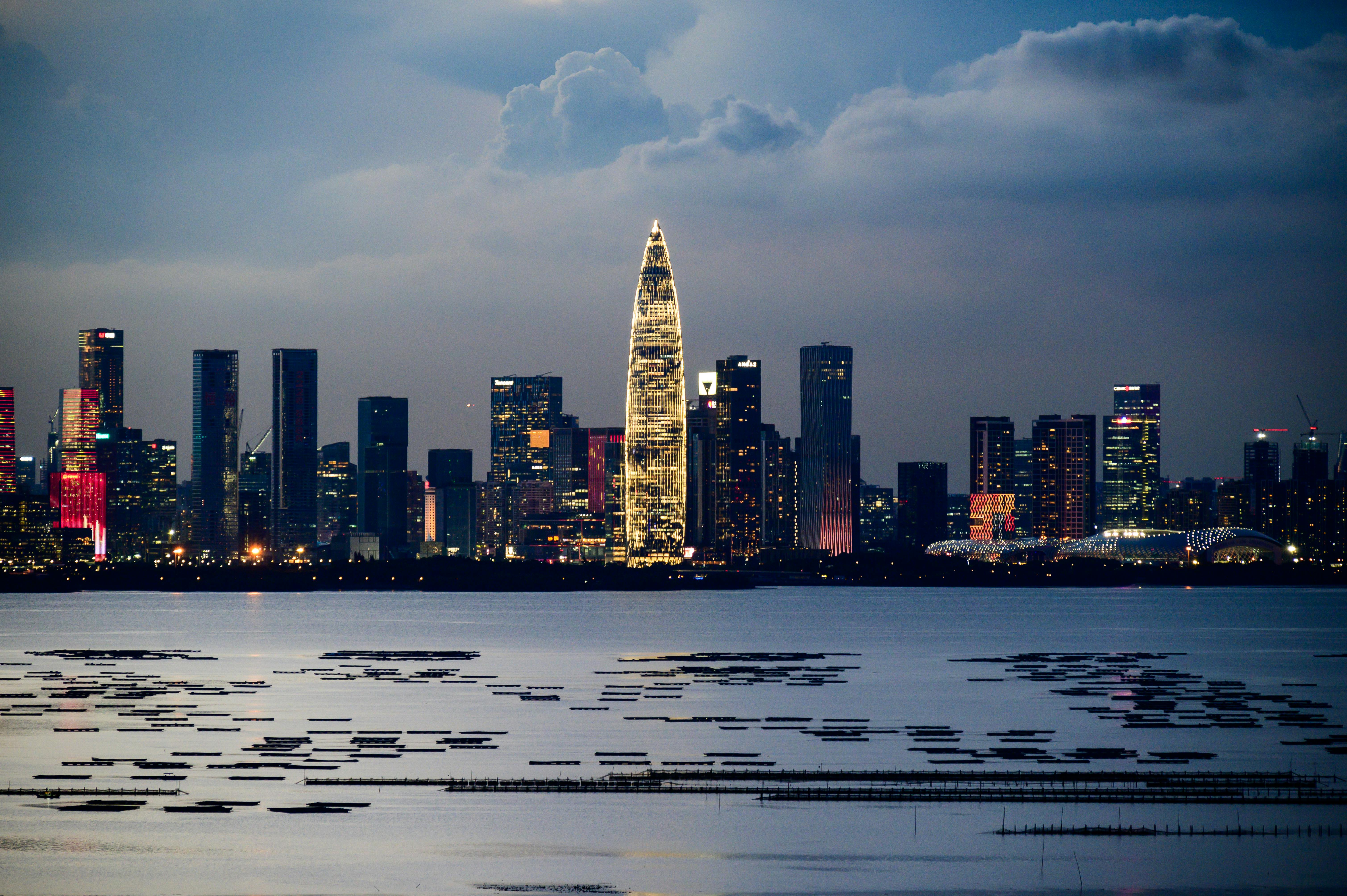 Shenzhen Travel Guide 2026: Futuristic Skyline, Seaside Parks &amp; Hong Kong Day Trips for Foreign Travelers