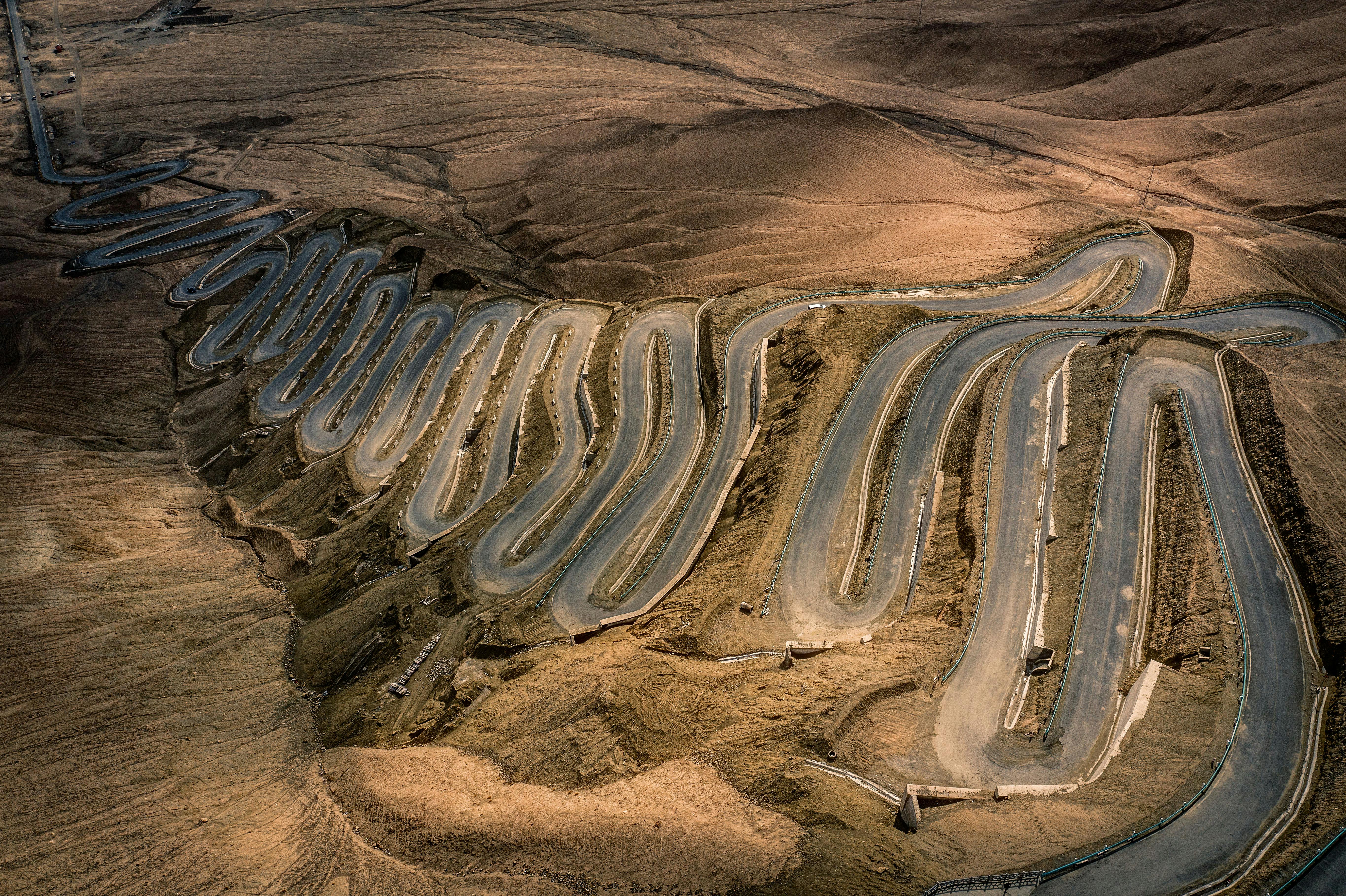 Xinjiang Travel Guide 2026: Kashgar, Kanas &amp; the Silk Road's Wild West for Foreign Travelers